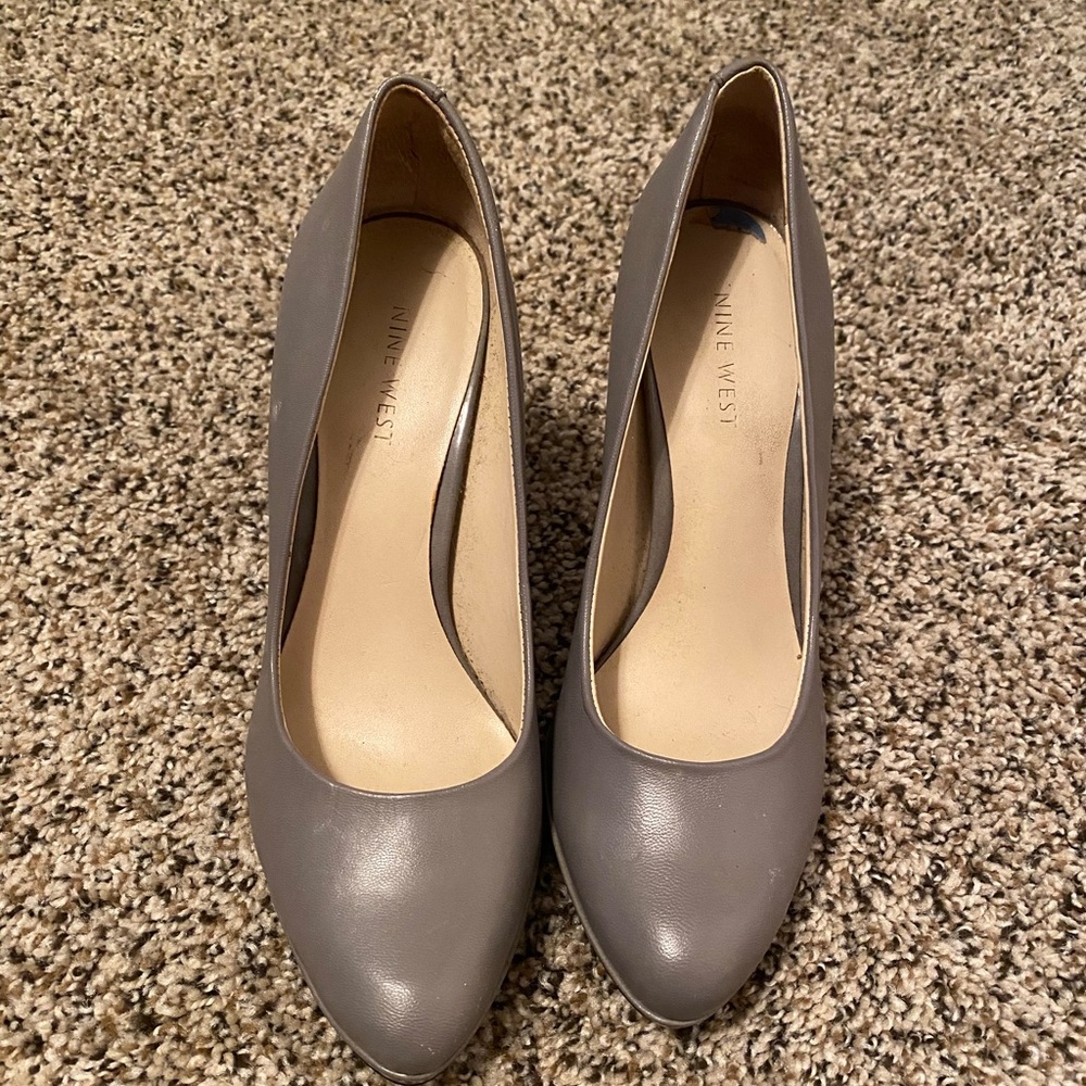Calvin Klein grey pumps
